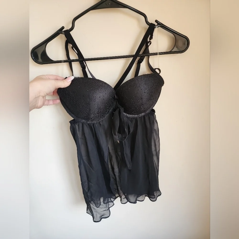 Victoria's Secret Women's Black Open Front Lingerie Size 36 C.